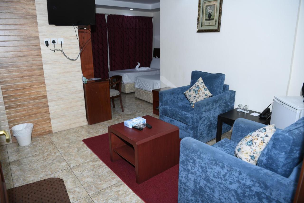 Continental Suite farwaniya Kuwait City Exterior foto