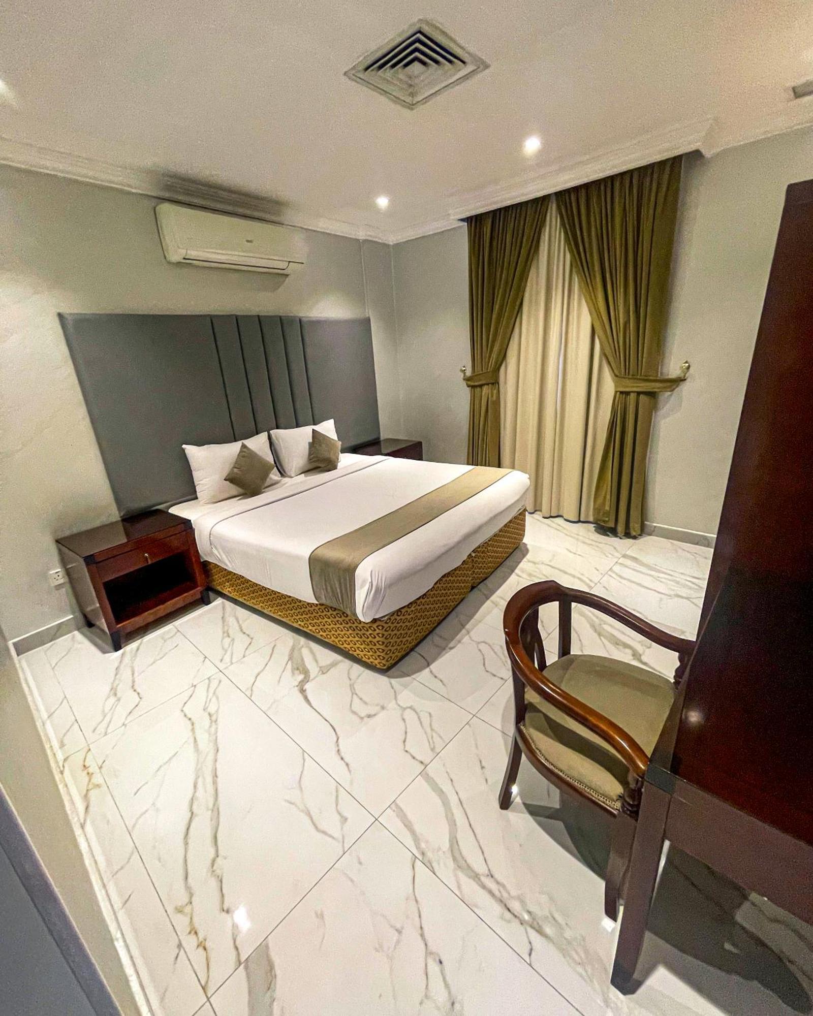 Continental Suite farwaniya Kuwait City Exterior foto