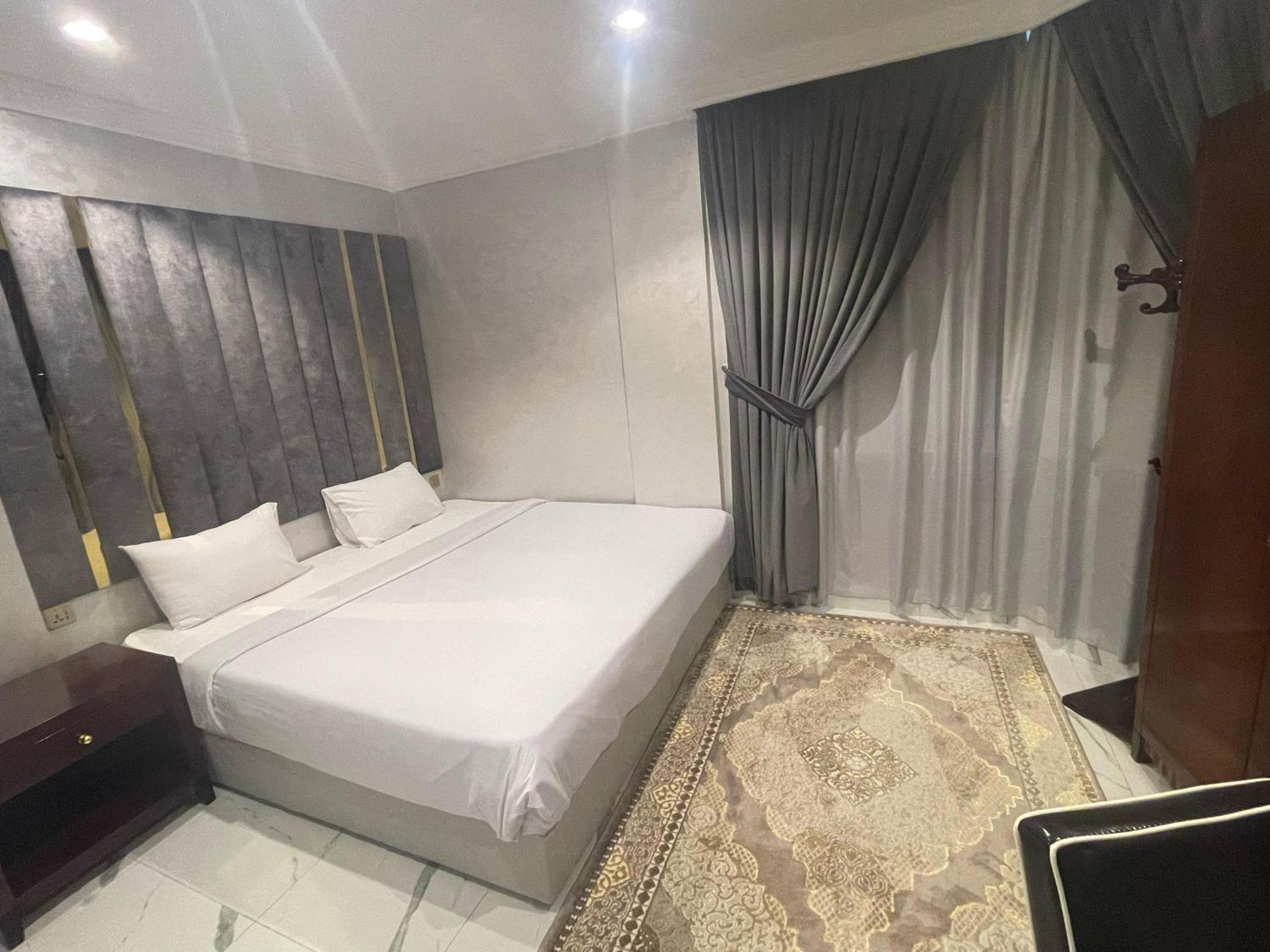 Continental Suite farwaniya Kuwait City Exterior foto